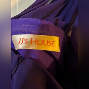 JJ’s House worn once